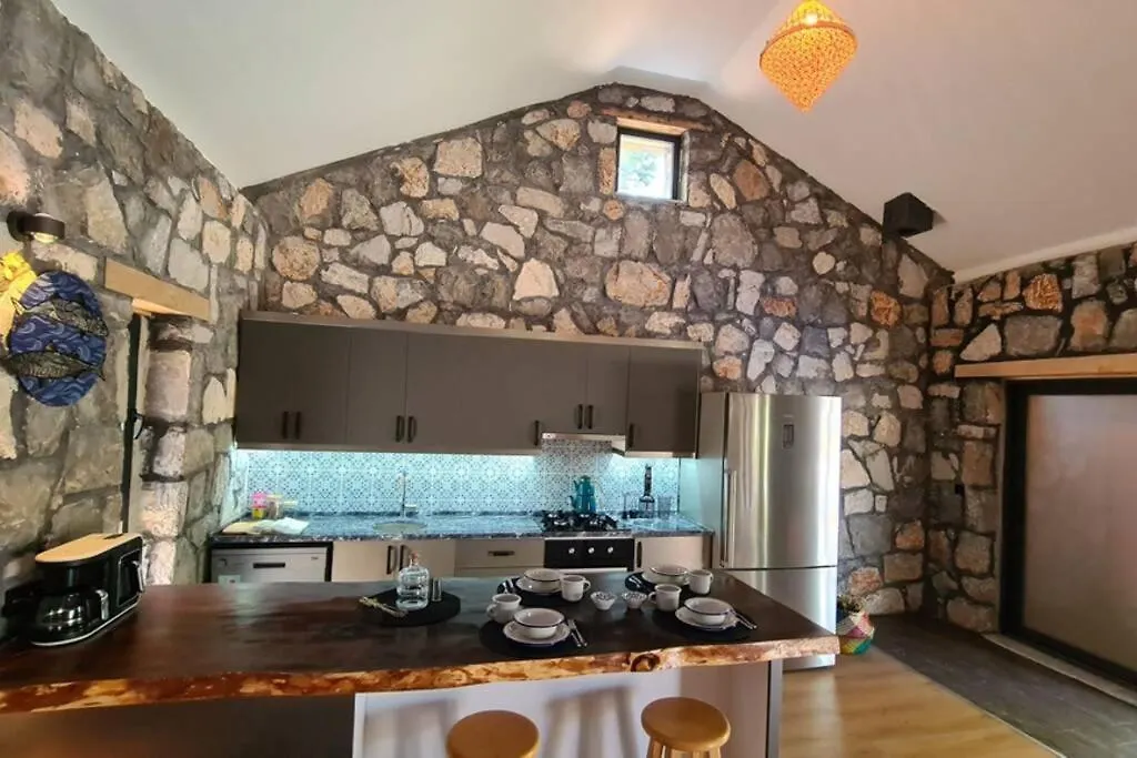 Villa Mitos , Uzum Baglari Ve Zeytinlikler Icinde Mini Bir Cennet Ve Tas Ev - Дом Мифы Fethiye Turkey